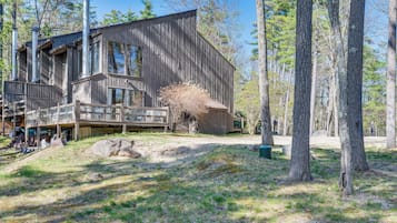 Apartment (3 Bedrooms) | Front of property