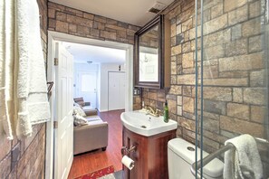 House (5 Bedrooms) | Bathroom