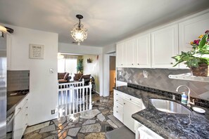 House (5 Bedrooms) | Dapur peribadi