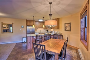 Apartment (2 Bedrooms) | Interior - Ski-in/out Access + Hot Tub! Breckenridge Condo (Breckenridge)