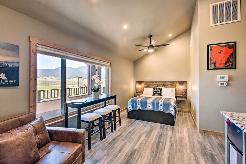 Dreamy Angel Fire Studio < 2 Mi to Ski Resort! - Eagle Nest, NM
