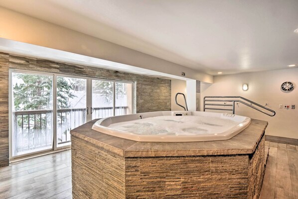 Apartment (1 Bedroom) | Interior - Remodeled Vail Condo w/ Hot Tub Access! (Vail)