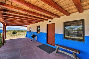 Apartment (0 Bedroom) | Interior - Chic Studio w/ Grill - 25 Mins to Taos Ski Valley! (El Prado)