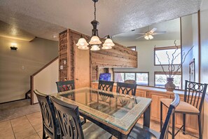 Apartment (3 Bedrooms) | Interior - Warm Townhome w/ Sauna at Angel Fire Ski Lift (Angel Fire)