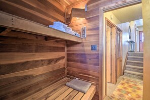 Interior - Warm Townhome w/ Sauna at Angel Fire Ski Lift (Angel Fire)