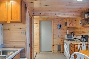 Interior - Ruidoso 'lil Mountain Getaway' w/ Golf Course View (Ruidoso)