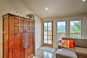 House (3 Bedrooms) | Interior - 'coastal Soul' Arcata Area California Home (Blue Lake)