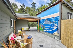 House (3 Bedrooms) | Interior - 'coastal Soul' Arcata Area California Home (Blue Lake)