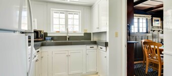 Walk to Beach: Catalina Gem w/ Deck!