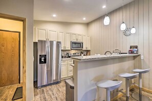 Microones, forn, placa de cuina i rentaplats