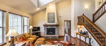 Patio, Fire Pit, & Ski Mountain View: Granby Home