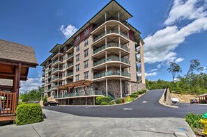Apartment (2 Bedrooms) | Interior - 2 Mi to Attractions: Pigeon Forge Condo (Pigeon Forge)