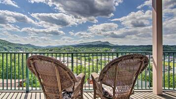 Apartment (2 Bedrooms) | Front of property