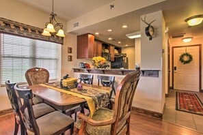 Apartment (2 Bedrooms) | Interior - 2 Mi to Attractions: Pigeon Forge Condo (Pigeon Forge)