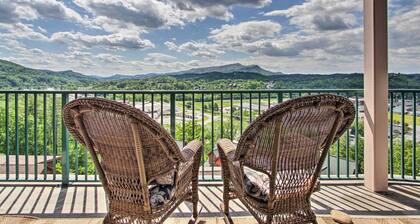 2 Mi to Attractions: Pigeon Forge Condo