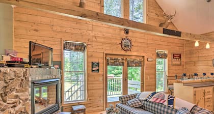 Cabin-inspired Home < 12 Mi to Sugarloaf Mtn!