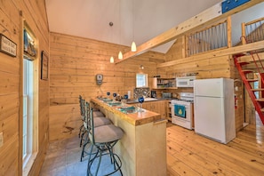 House (2 Bedrooms) | Private kitchen | Microwave, oven, stovetop, dishwasher