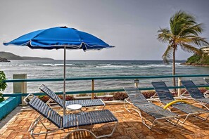 Terrace/patio - Bolongo Bay Oceanfront Condo w/ Community Pool! (St. Thomas)