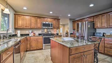 Rumah (5 Bedrooms) | Interior