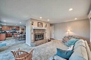 House (5 Bedrooms) | Interior