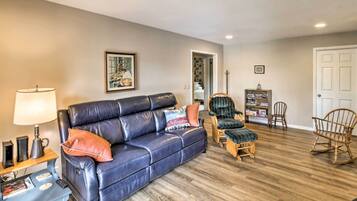 House (5 Bedrooms) | Interior