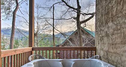 Pigeon Forge Cabin w/ Hot Tub & Mountain Views!