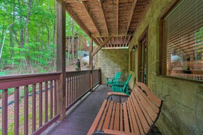 Terrace/patio - 'mountain Dream Cabin' w/ Deck, 7 Mi to Gatlinburg (Sevierville)