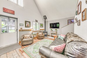 House (3 Bedrooms) | Interior - Quaint Cloudcroft Cabin w/ Stunning Forest Views! (Cloudcroft)