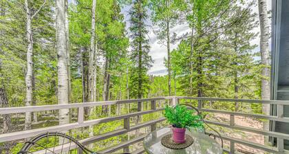 Quaint Cloudcroft Cabin w/ Stunning Forest Views!