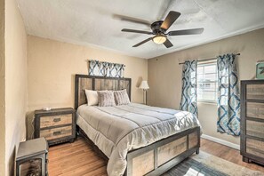 3 soverom, strykejern/-brett og sengetøy