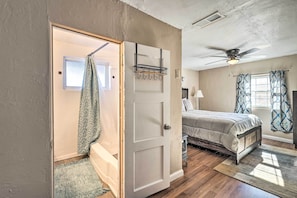 3 bedrooms, iron/ironing board, bed sheets - Welcoming Albuquerque Home Near Old Town! (Albuquerque)