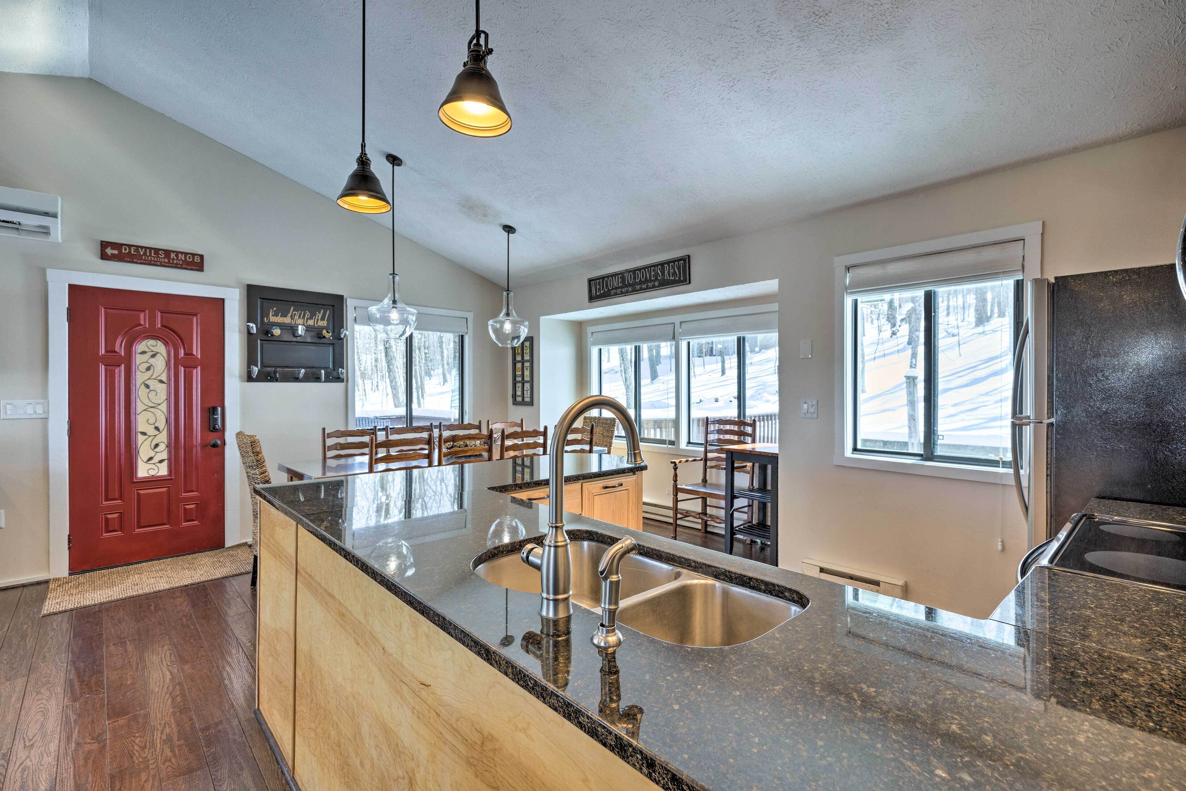 House (6 Bedrooms) | Interior