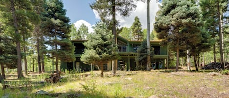 House (5 Bedrooms) | Front of property