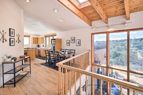 Casa al Reves Pueblo-style House With Views!