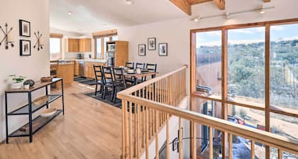 Casa al Reves Pueblo-style House With Views!