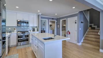 Casa (3 Bedrooms) | Cucina privata | Microonde, forno, piano cottura, lavastoviglie