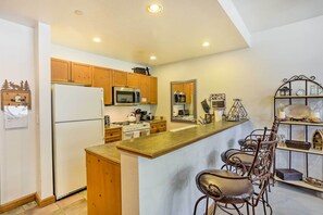 Apartment (2 Bedrooms) | Interior - Lavish Escape - 3 Mi From Beaver Creek Resort! (Avon)