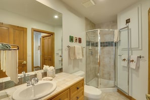 Interior - Lavish Escape - 3 Mi From Beaver Creek Resort! (Avon)