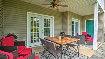 Apartment (2 Bedrooms) | Front of property