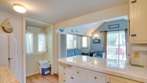 House (1 Bedroom) | Interior - Tropical Island Escape w/ Deck, Walk to Avalon Bay (Avalon)