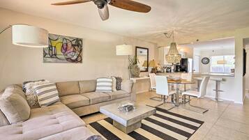 Apartment (2 Bedrooms) | Front of property