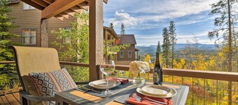 Winter Park Area Cabin, Hot Tub & Mountain Views!