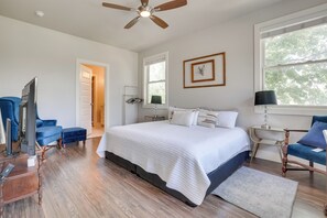 Interior - Modern Home < 1 Mi to Dwtn San Antonio & Riverwalk (San Antonio)