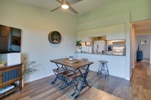 Apartment (1 Bedroom) | Interior - Indoor Pool! Pointe Royale Resort Condo in Branson (Branson)