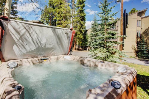 Private Hot Tub + Deck: Breckenridge Abode!