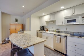 Apartment (1 Bedroom) | Interior - Seventh Mountain Condo w/ Resort Amenities! (Bend)