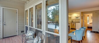 Seventh Mountain Condo w/ Resort Amenities!