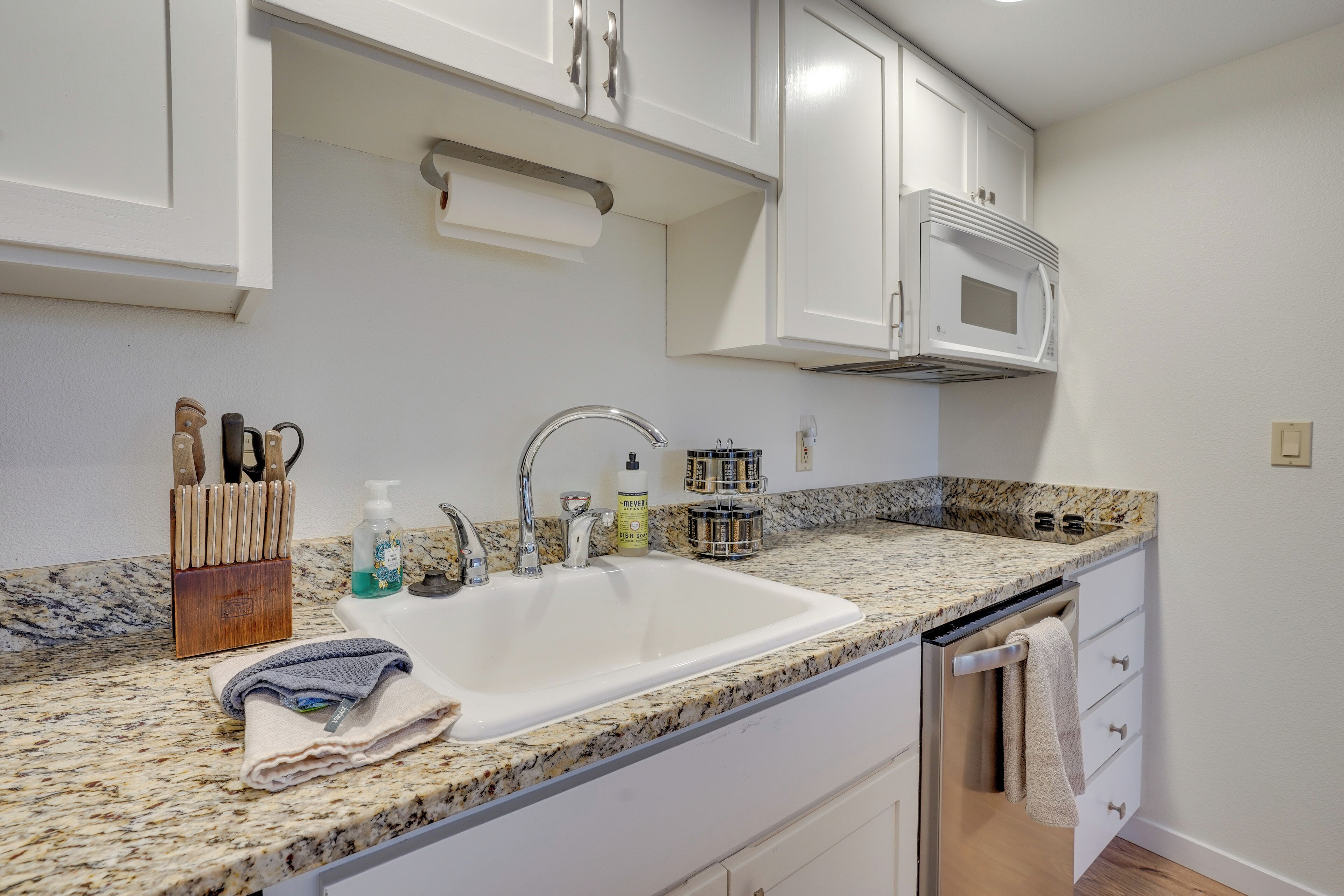 Apartment (1 Bedroom) | Interior