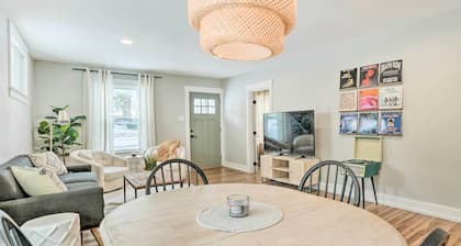 Cozy Spokane Getaway Near Golfing & Skiing!