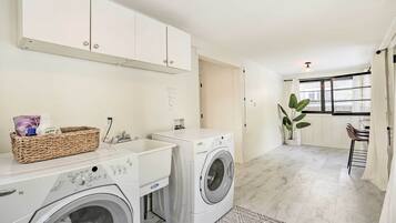 Rumah (3 Bedrooms) | Interior